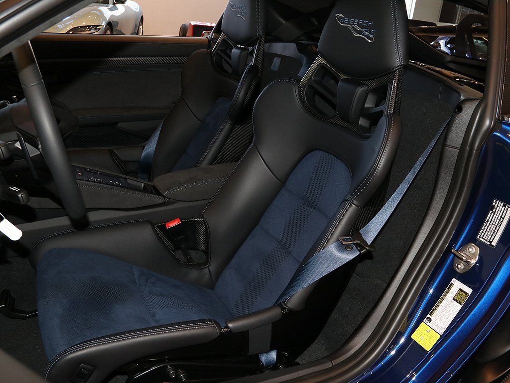 Used 2024 Porsche 718 Cayman GT4 RS image 5