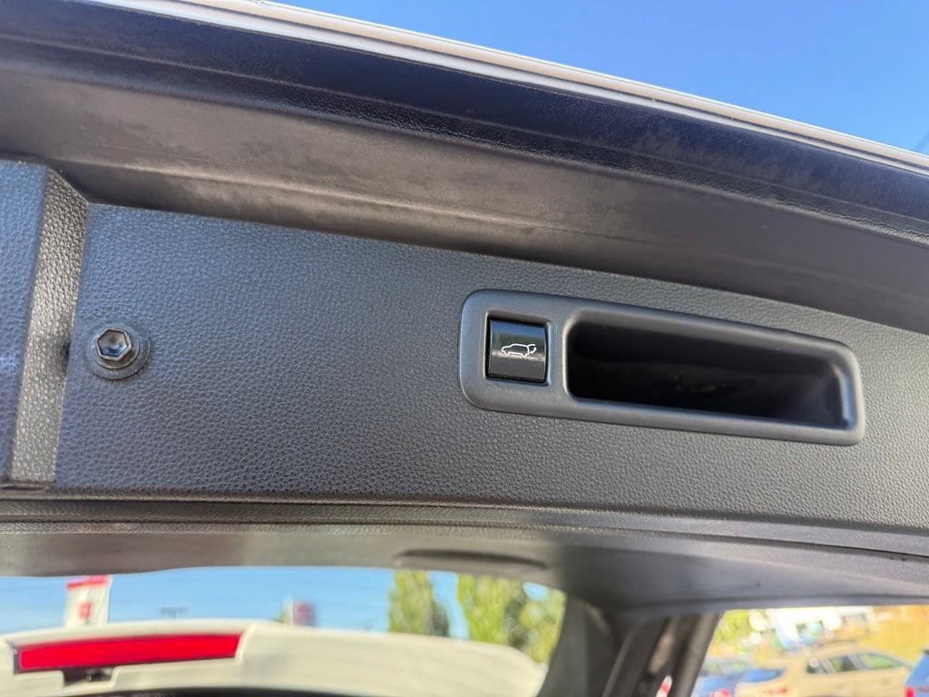 Used 2021 Toyota Highlander XSE AWD/4WD image 18