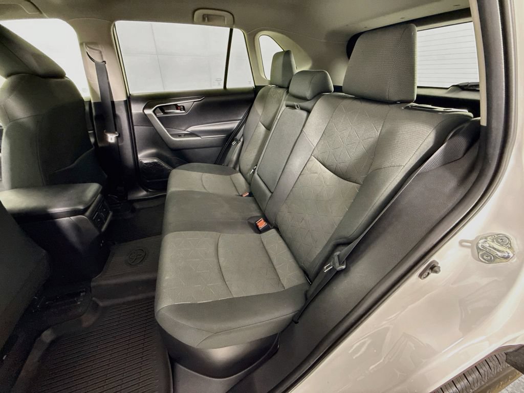 Used 2021 Toyota RAV4 XLE w/ XLE Grade Weather Package AWD/4WD image 27