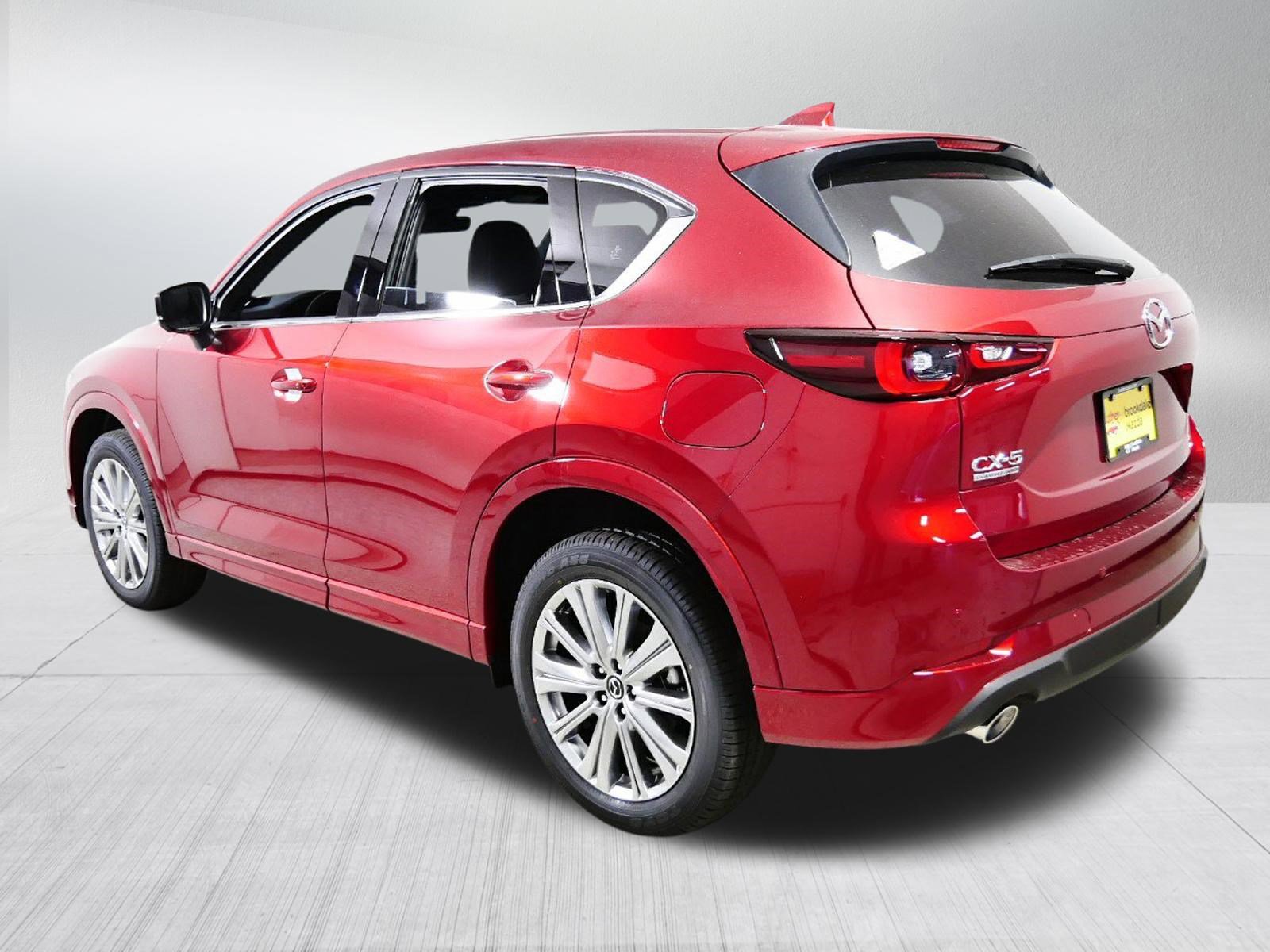 New 2025 MAZDA CX-5 Signature image 2