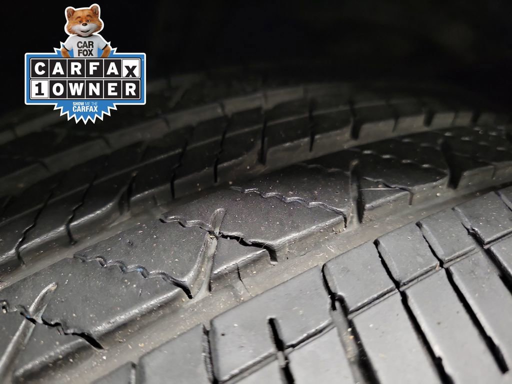 Used 2024 Toyota Sienna Platinum image 11