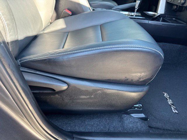 Used 2016 Toyota RAV4 Limited FWD image 31