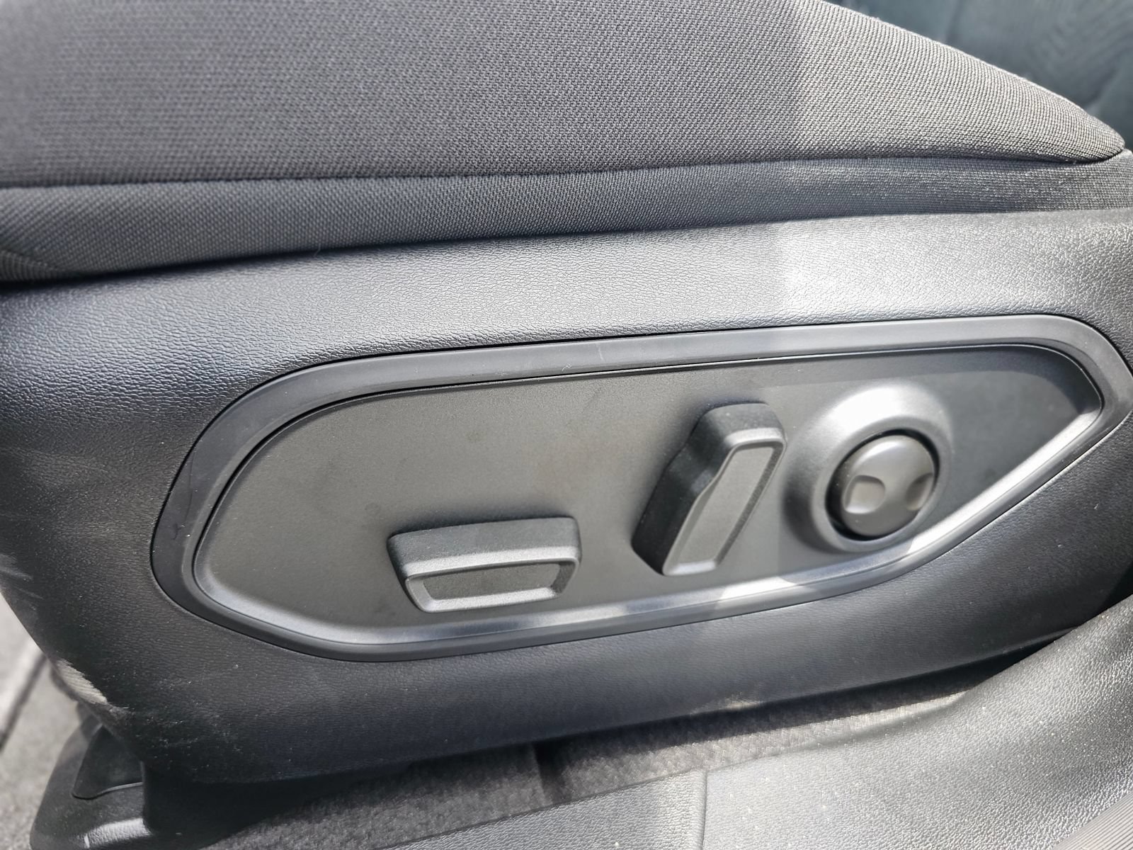 New 2026 Jeep Cherokee Laredo AWD/4WD image 19