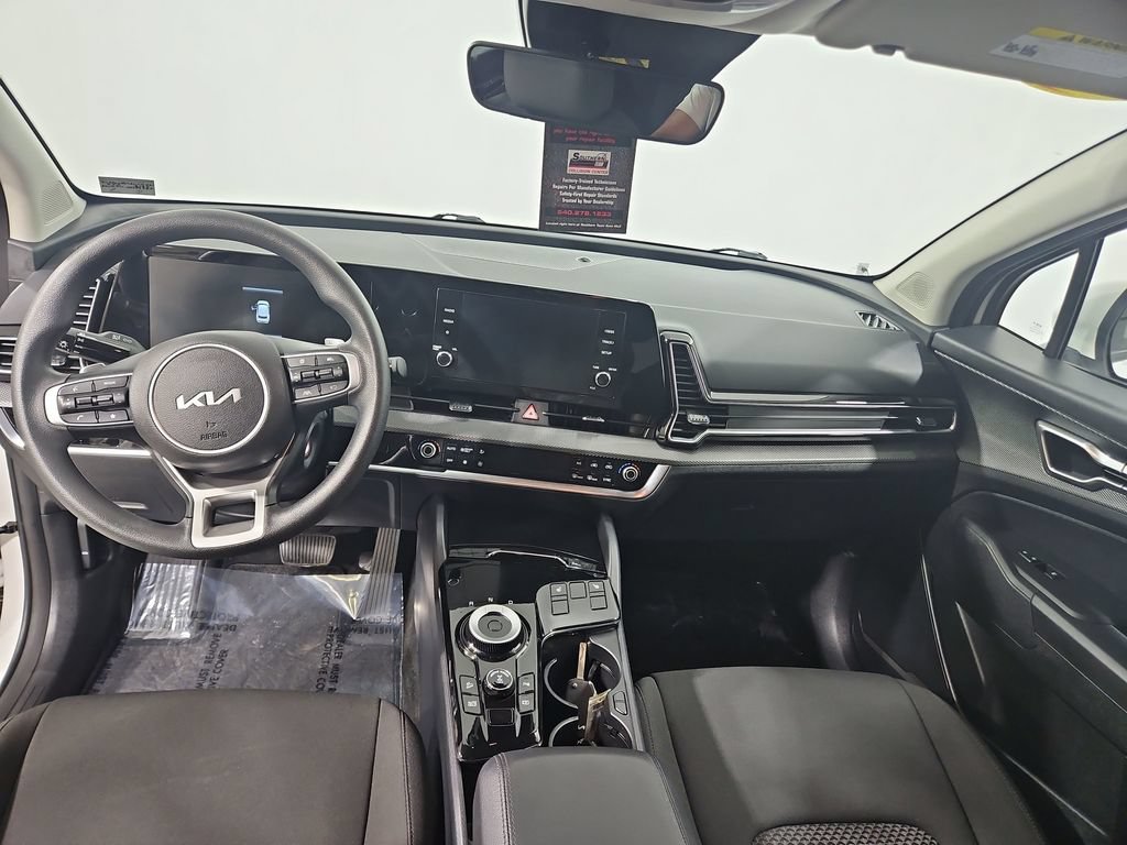 Used 2024 Kia Sportage LX AWD/4WD image 13