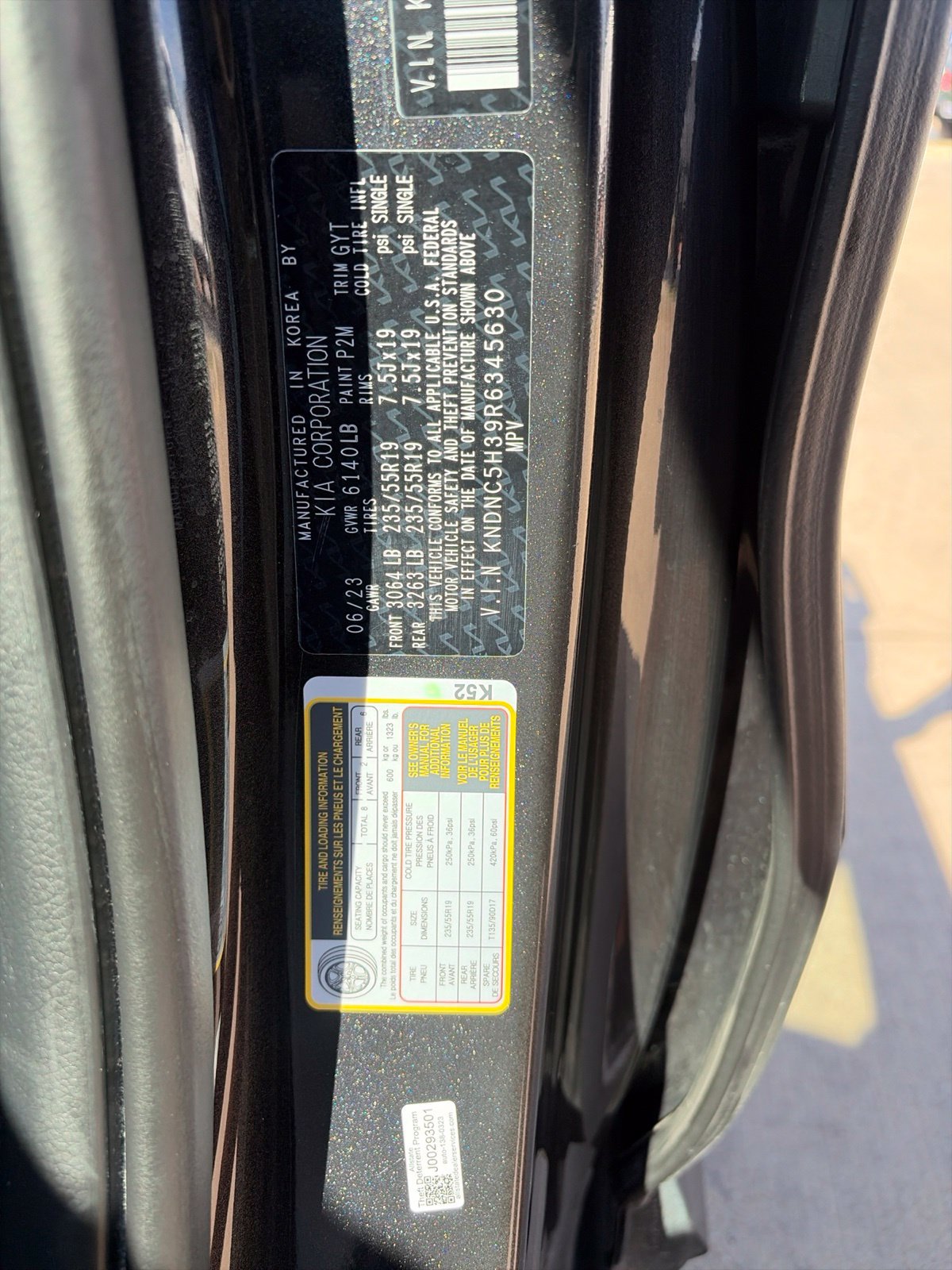 Used 2024 Kia Carnival EX FWD image 14