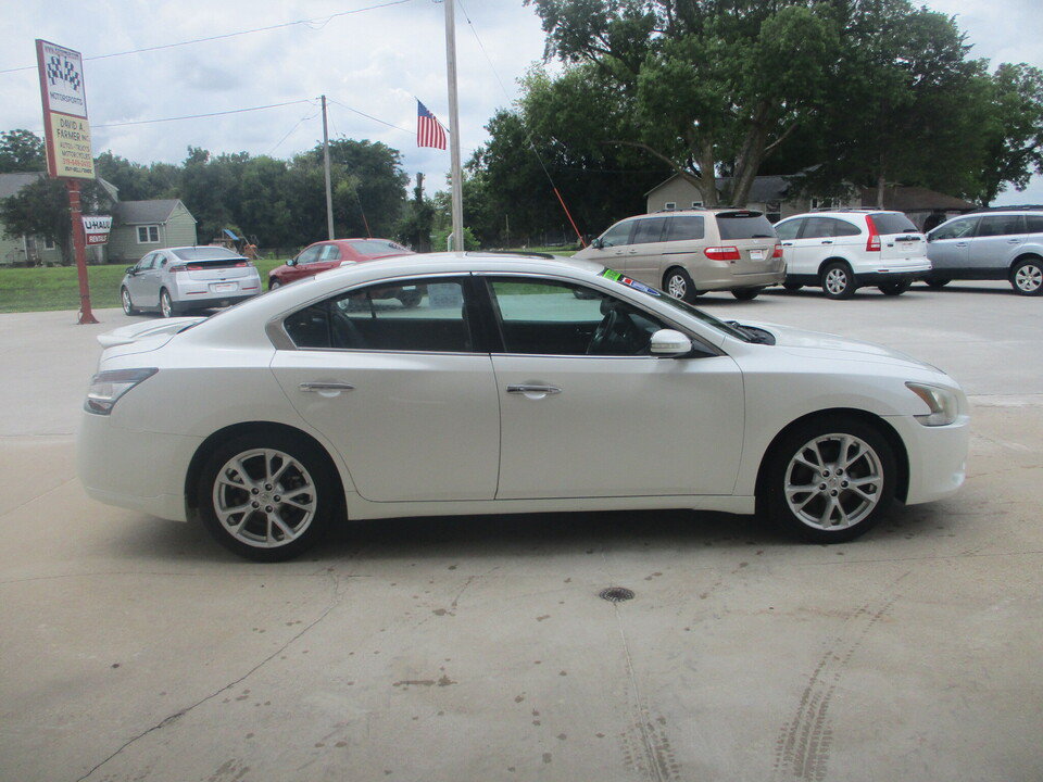 Used 2014 Nissan Maxima 3.5 SV w/ Sport Package FWD image 2
