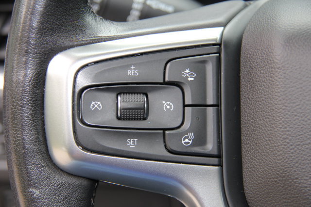 Used 2023 Chevrolet Suburban Premier AWD/4WD image 24