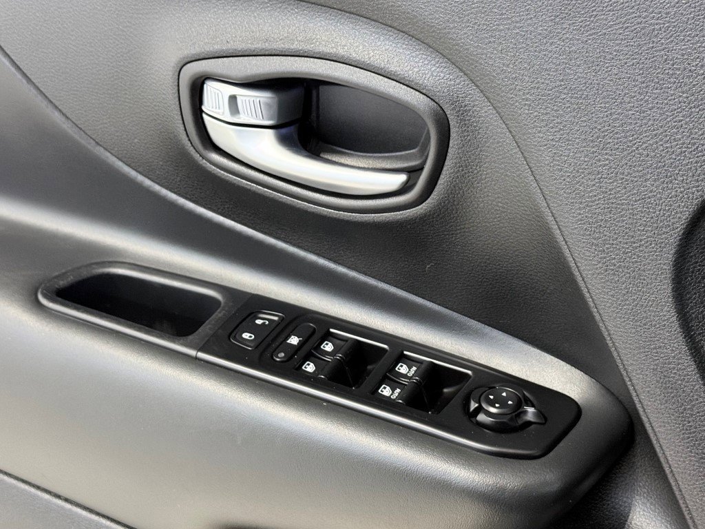 Certified 2020 Jeep Renegade Altitude image 35