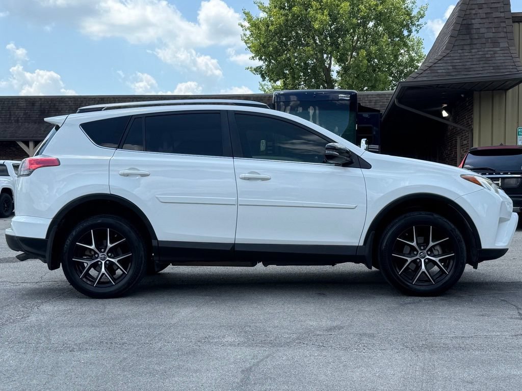 Used 2017 Toyota RAV4 SE FWD image 7