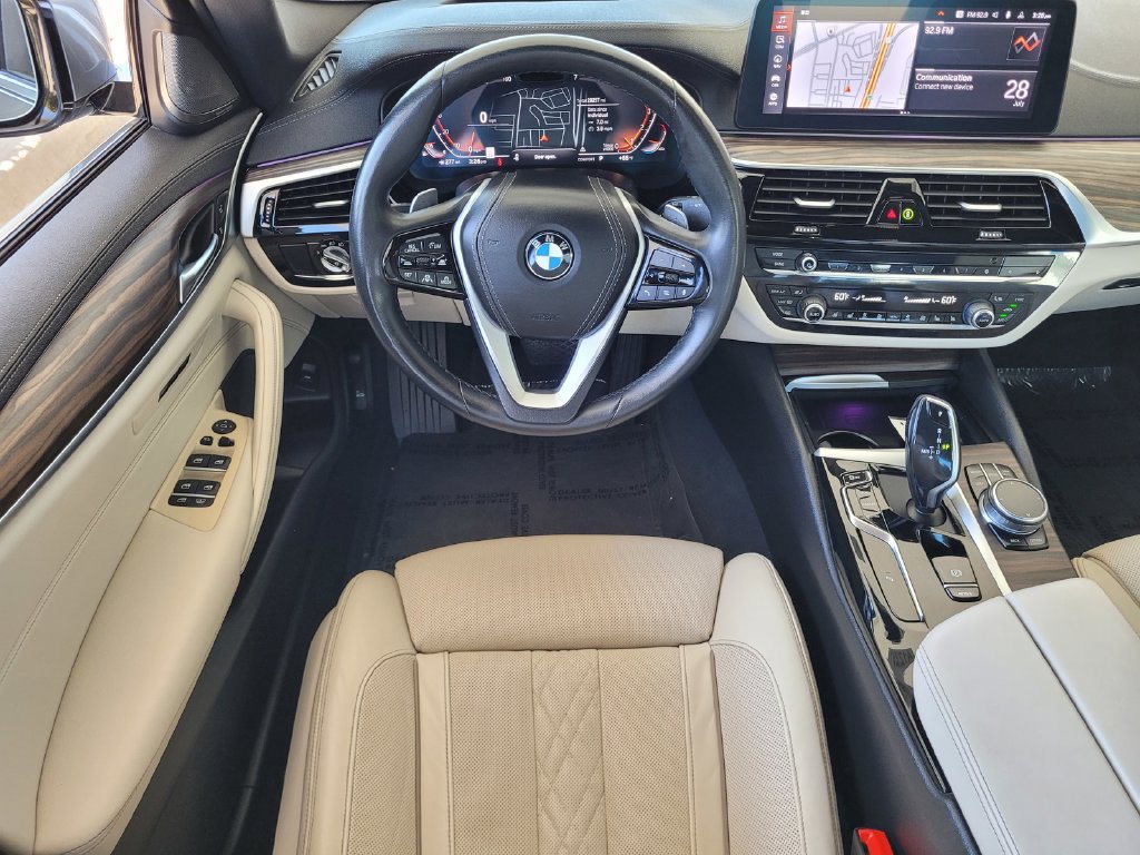Used 2023 BMW 530i xDrive w/ Premium Package AWD/4WD image 9
