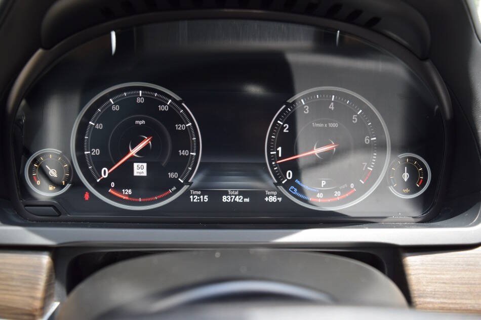 Used 2015 BMW 750i RWD image 71