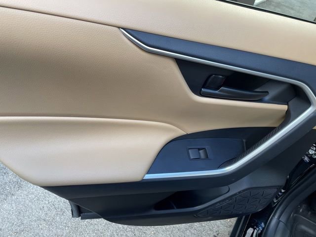 Used 2025 Toyota RAV4 LE image 12
