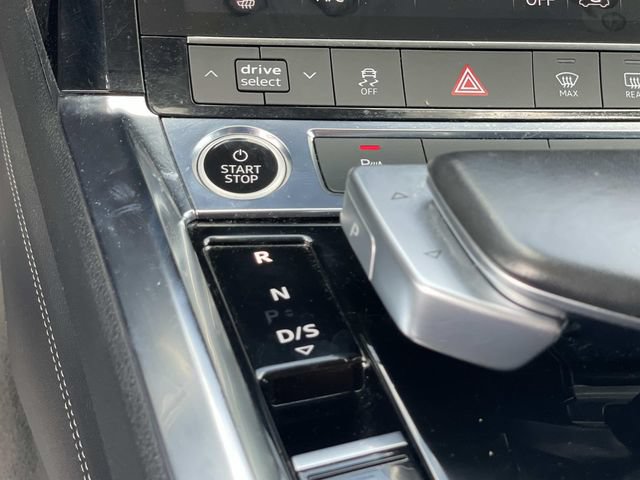 Used 2022 Audi e-tron Premium AWD/4WD image 16