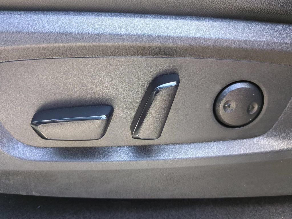 Certified 2022 Nissan Pathfinder SL FWD image 16