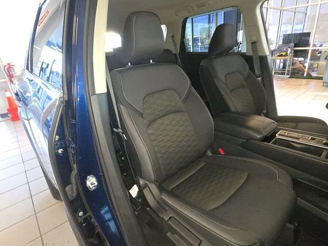 Used 2025 Nissan Pathfinder SV FWD image 24