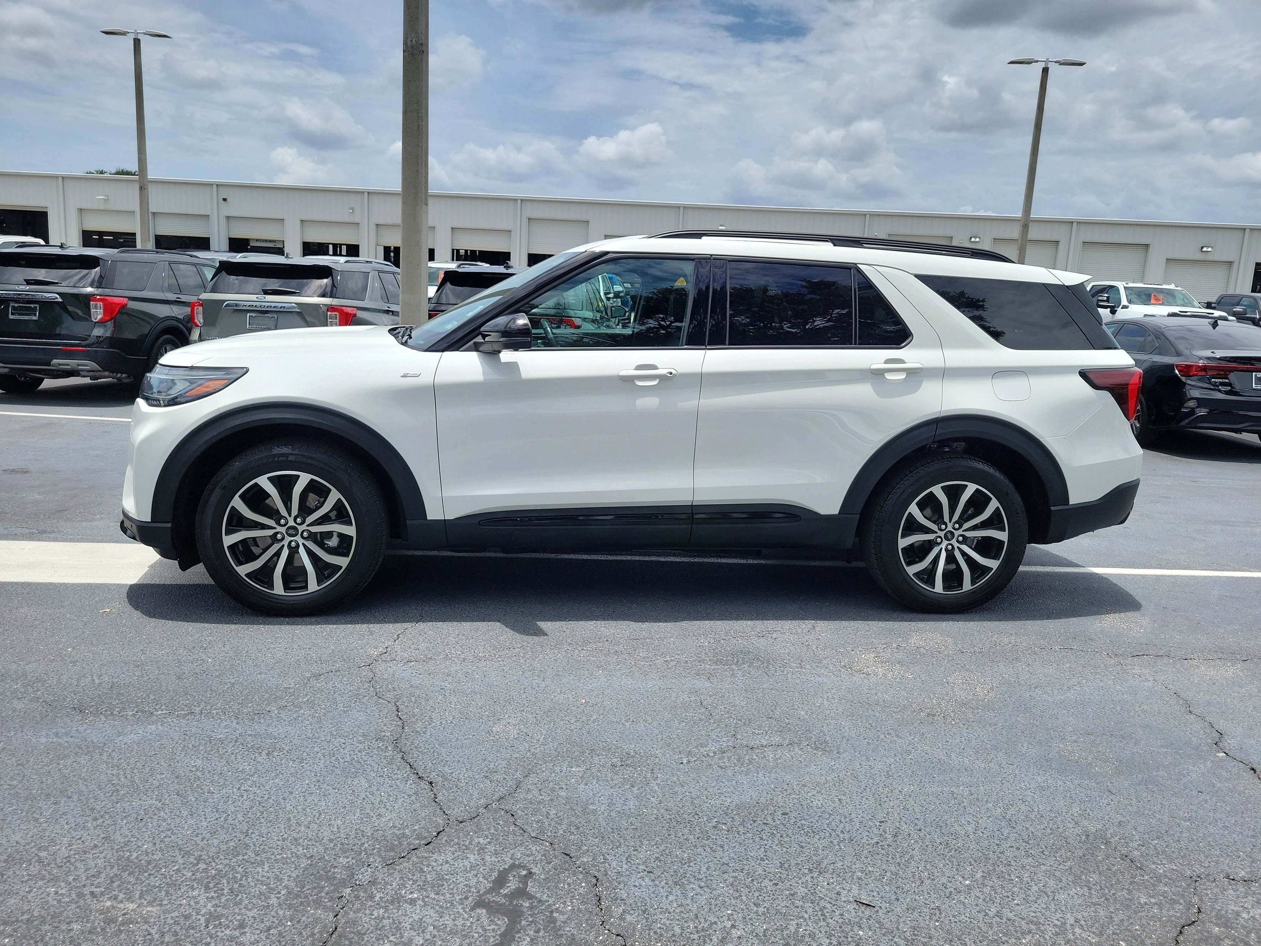 Certified 2025 Ford Explorer ST-Line AWD/4WD image 6