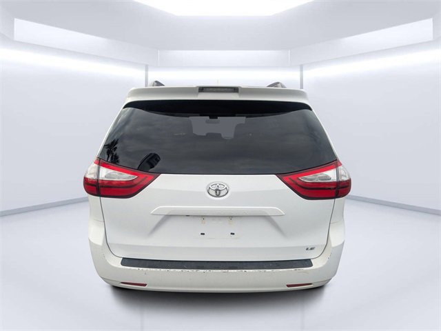 Used 2019 Toyota Sienna LE image 5