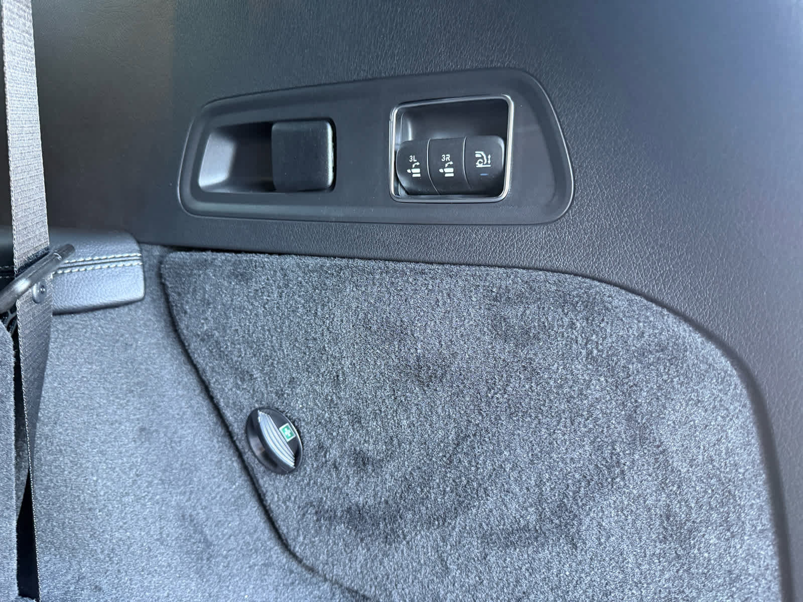 New 2026 Mercedes-Benz GLS 450 4MATIC image 37