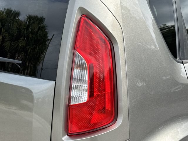 Used 2012 Kia Soul + FWD image 9