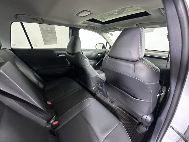 Used 2022 Toyota Corolla Cross XLE w/ Convenience Package image 12