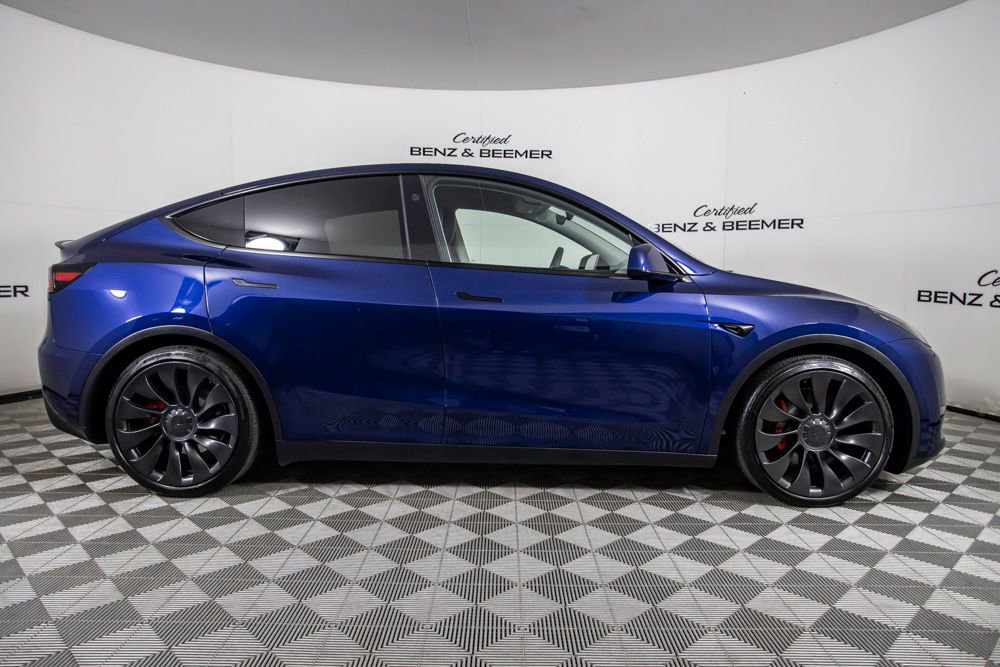 Used 2025 Tesla Model Y Performance image 26