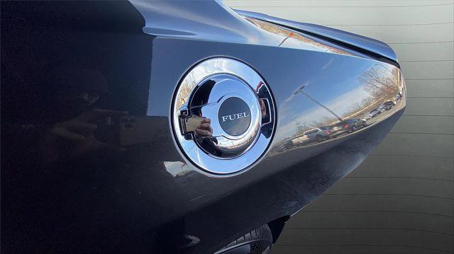 Used 2017 Dodge Challenger SRT w/ Technology Group image 27