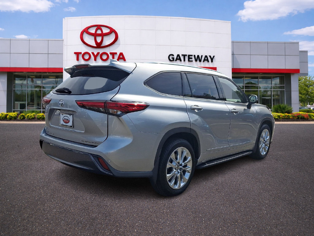 Used 2021 Toyota Highlander Limited AWD/4WD image 4
