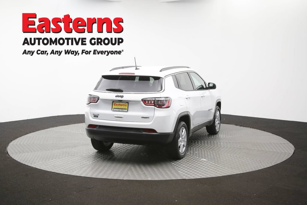 Used 2022 Jeep Compass Latitude w/ Convenience Group AWD/4WD image 39