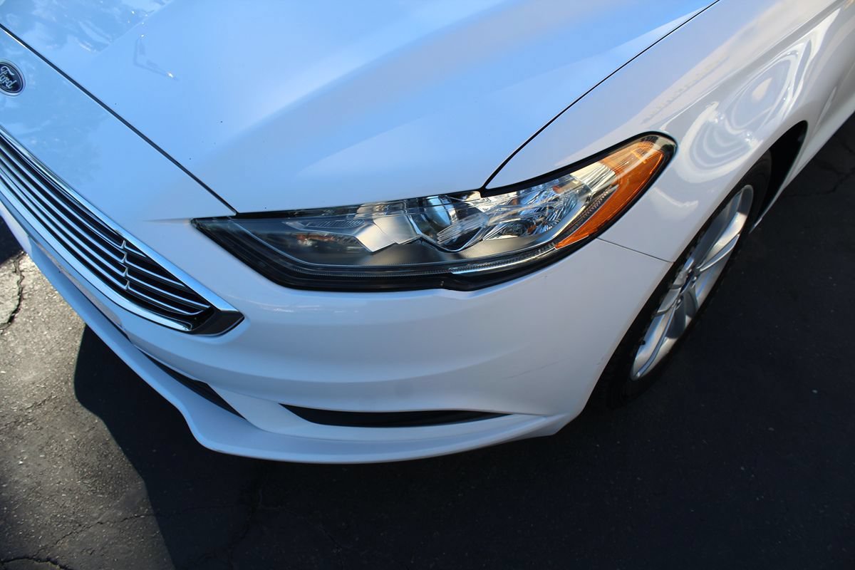 Used 2018 Ford Fusion SE FWD image 10