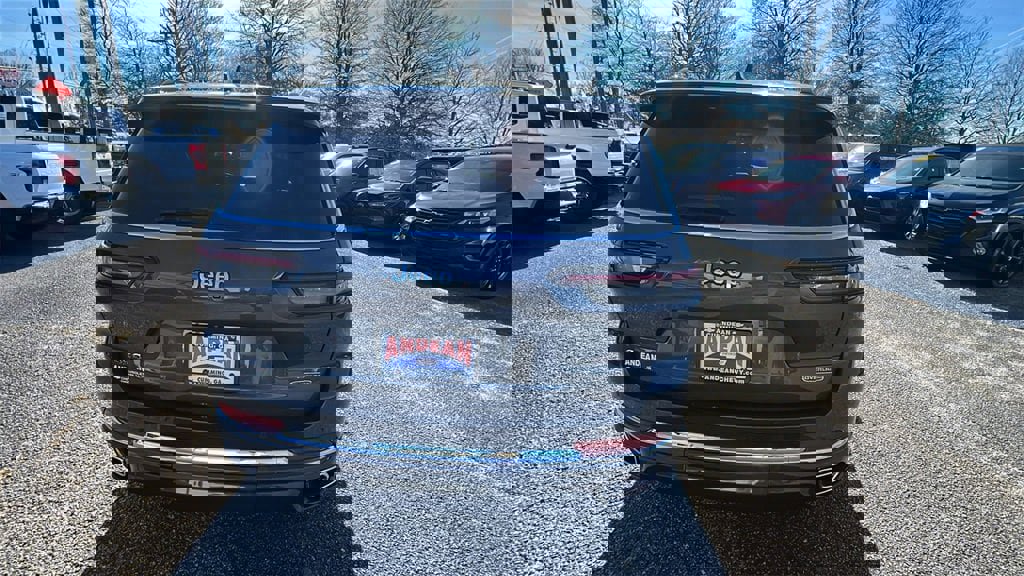 Used 2023 Jeep Grand Cherokee L Overland image 6