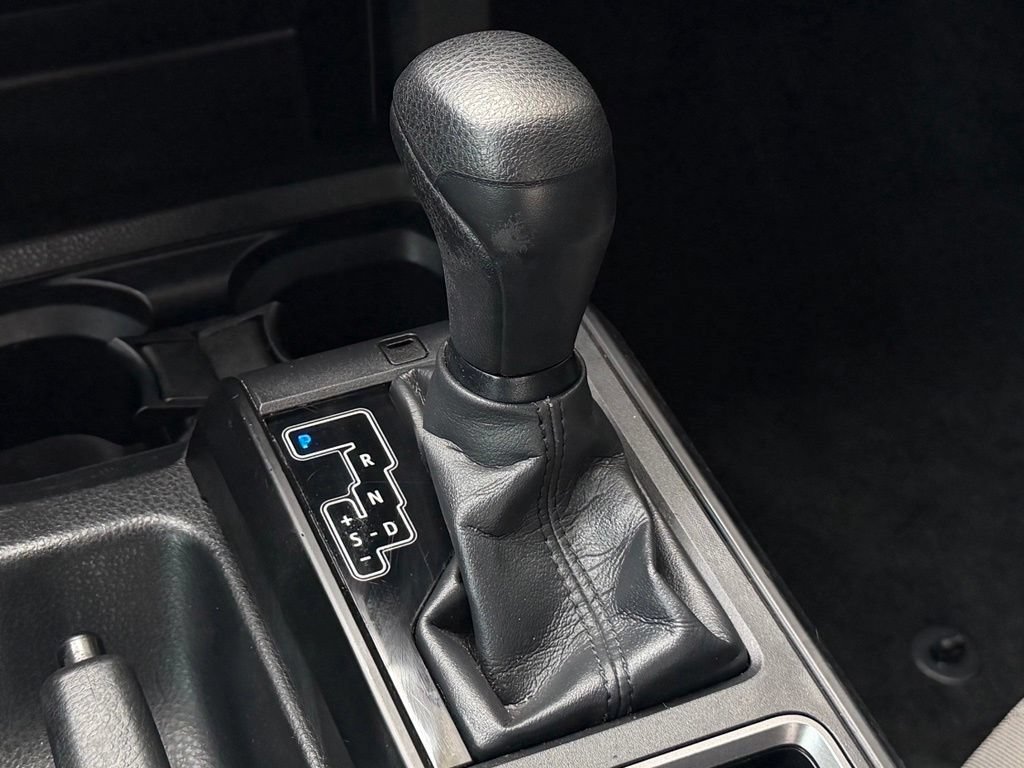 Used 2022 Toyota Tacoma SR RWD image 16