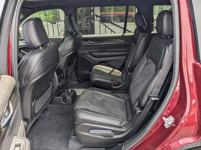 Used 2023 Jeep Grand Cherokee L Laredo AWD/4WD image 13