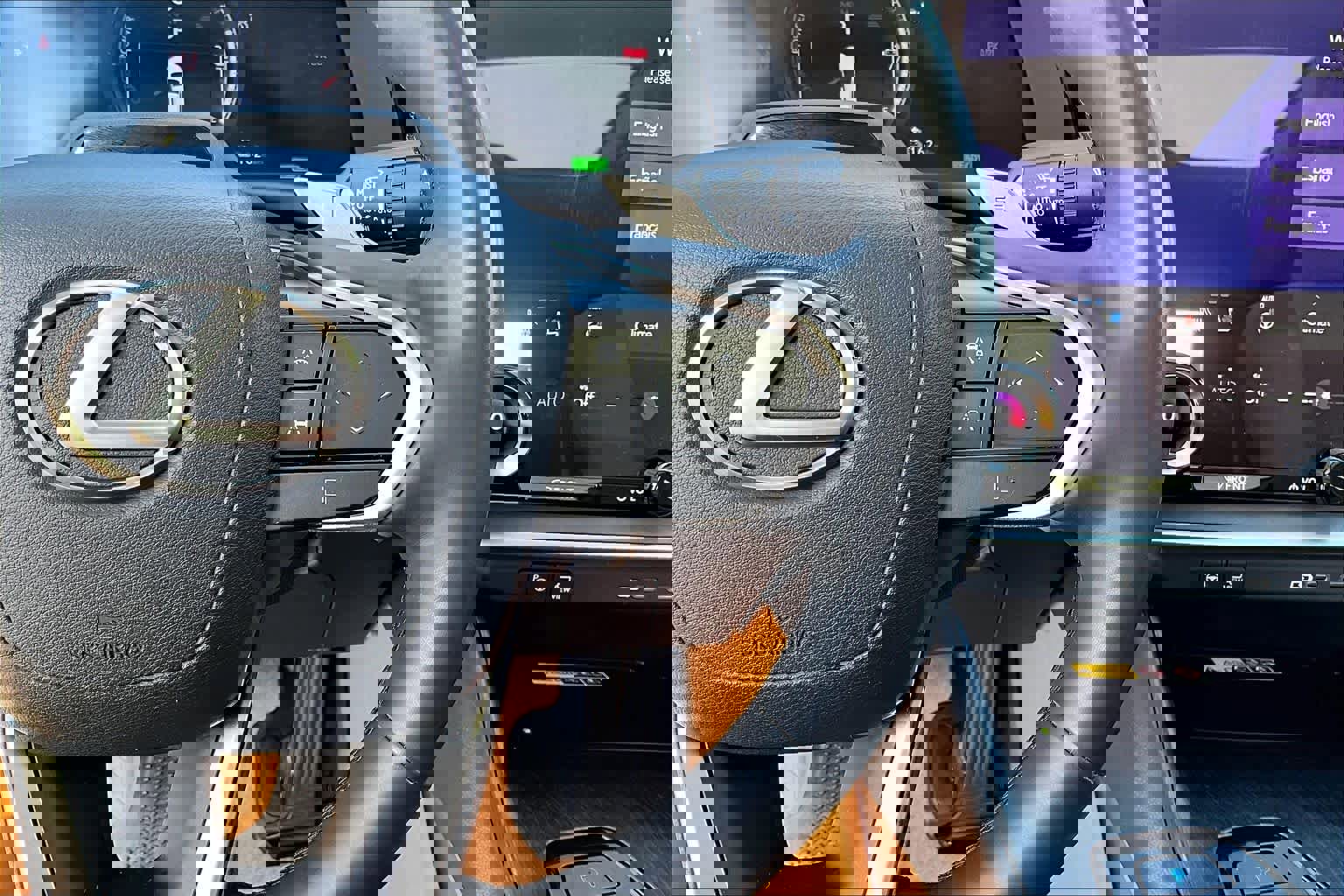 Used 2023 Lexus RZ 450e Premium image 23