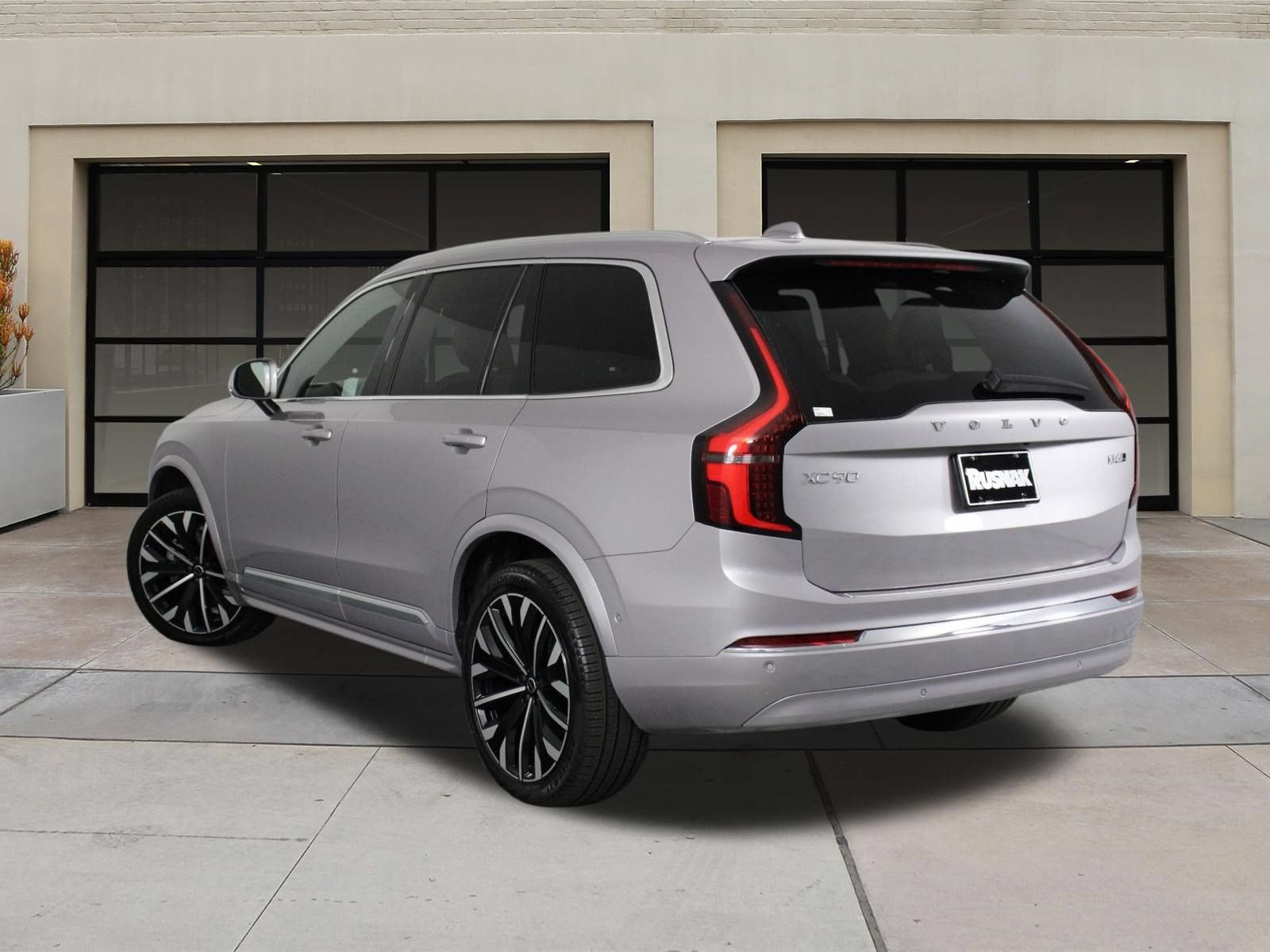 Certified 2026 Volvo XC90 B6 Plus w/ Protection Package Premier AWD/4WD image 2