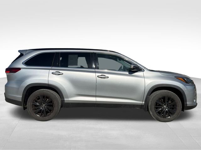 Used 2019 Toyota Highlander SE AWD/4WD image 4