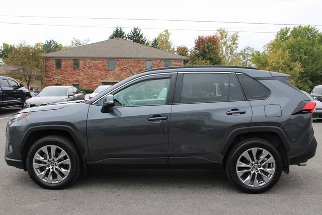Used 2023 Toyota RAV4 XLE Premium image 5