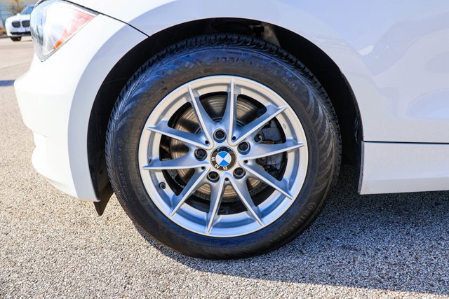 Used 2011 BMW 128i Convertible image 9