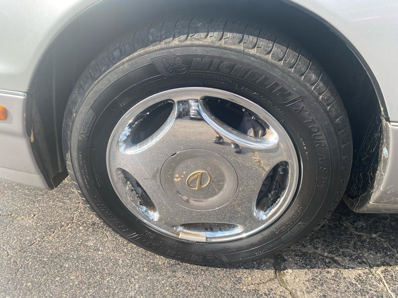 Used 1999 Lexus LS 400 RWD image 24