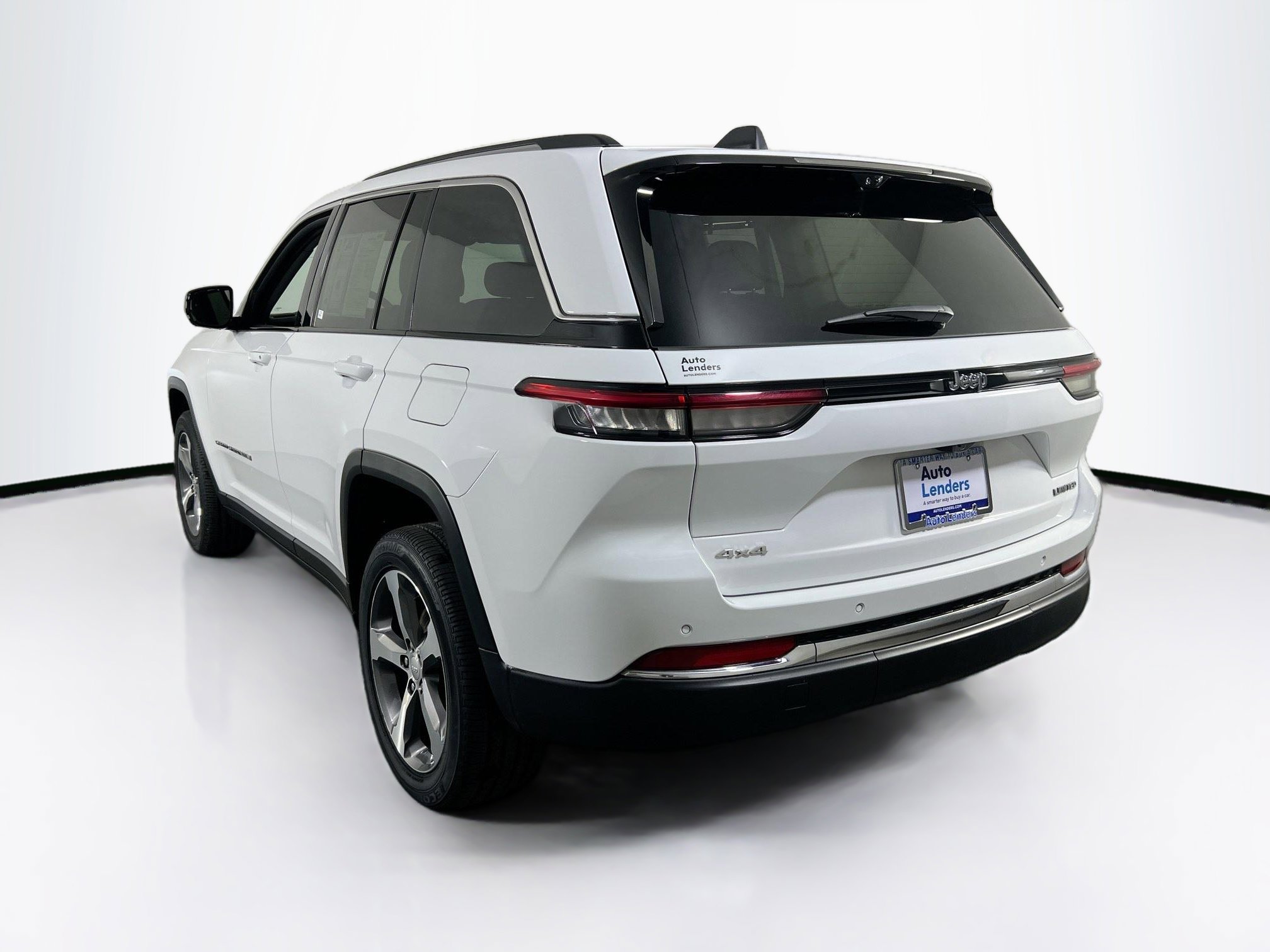 Used 2023 Jeep Grand Cherokee Limited w/ Luxury Tech Group II AWD/4WD image 7