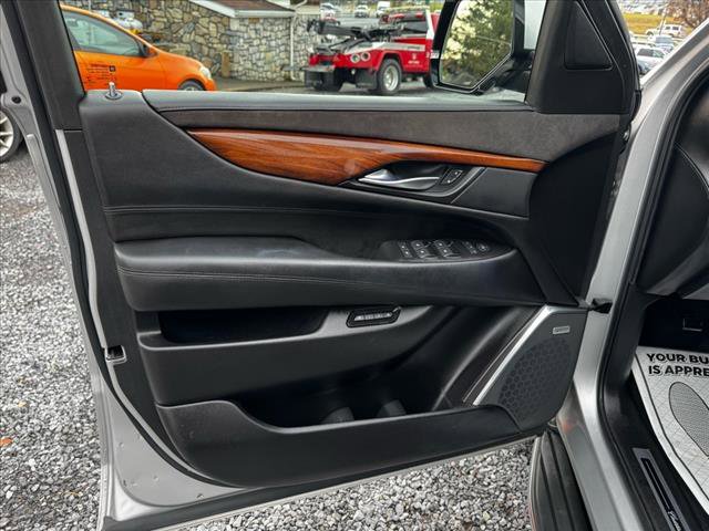 Used 2016 Cadillac Escalade Luxury image 17