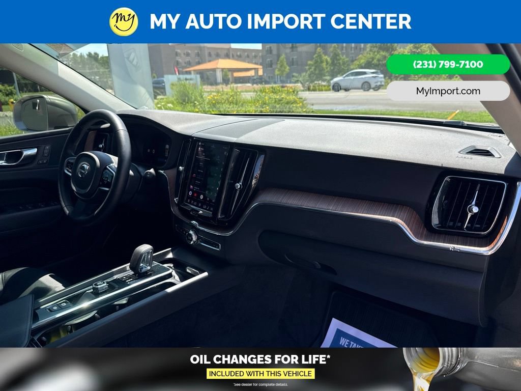 Used 2023 Volvo XC60 B5 Plus AWD/4WD image 30