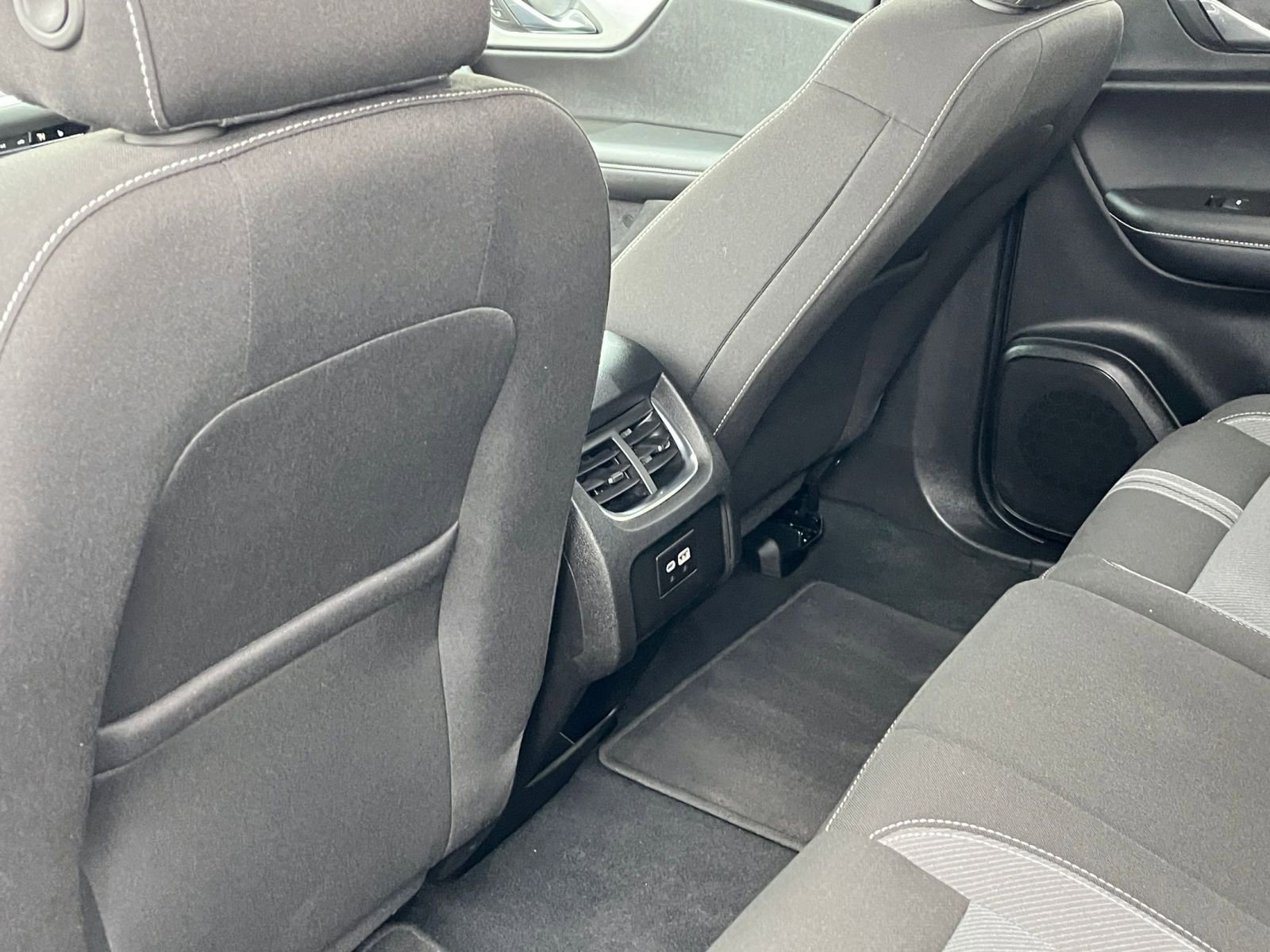 Used 2025 Chevrolet Blazer LT image 24