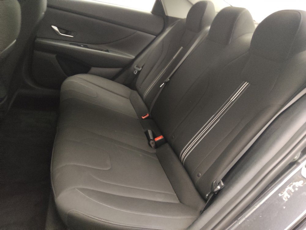 Used 2021 Hyundai Elantra SEL FWD image 18