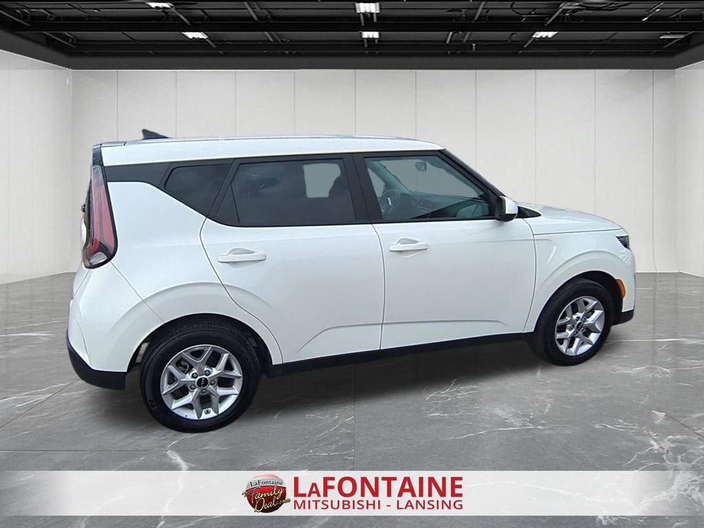 Used 2025 Kia Soul LX w/ LX Technology Package image 9