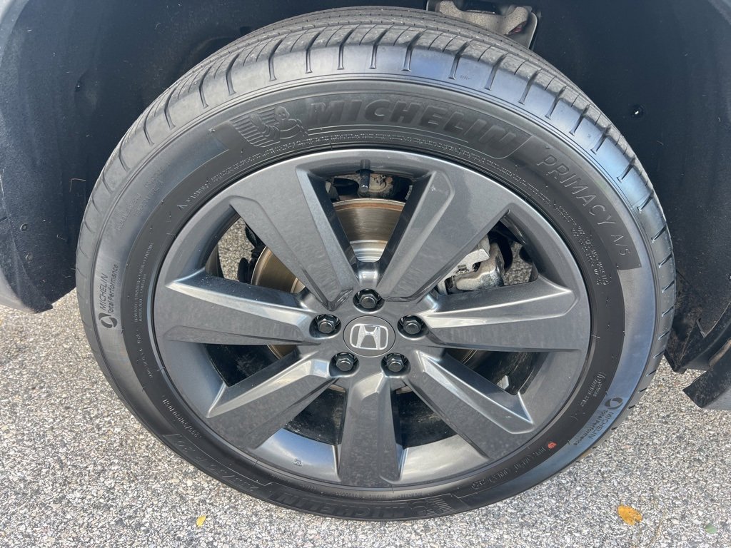 Used 2025 Honda Pilot Sport image 16