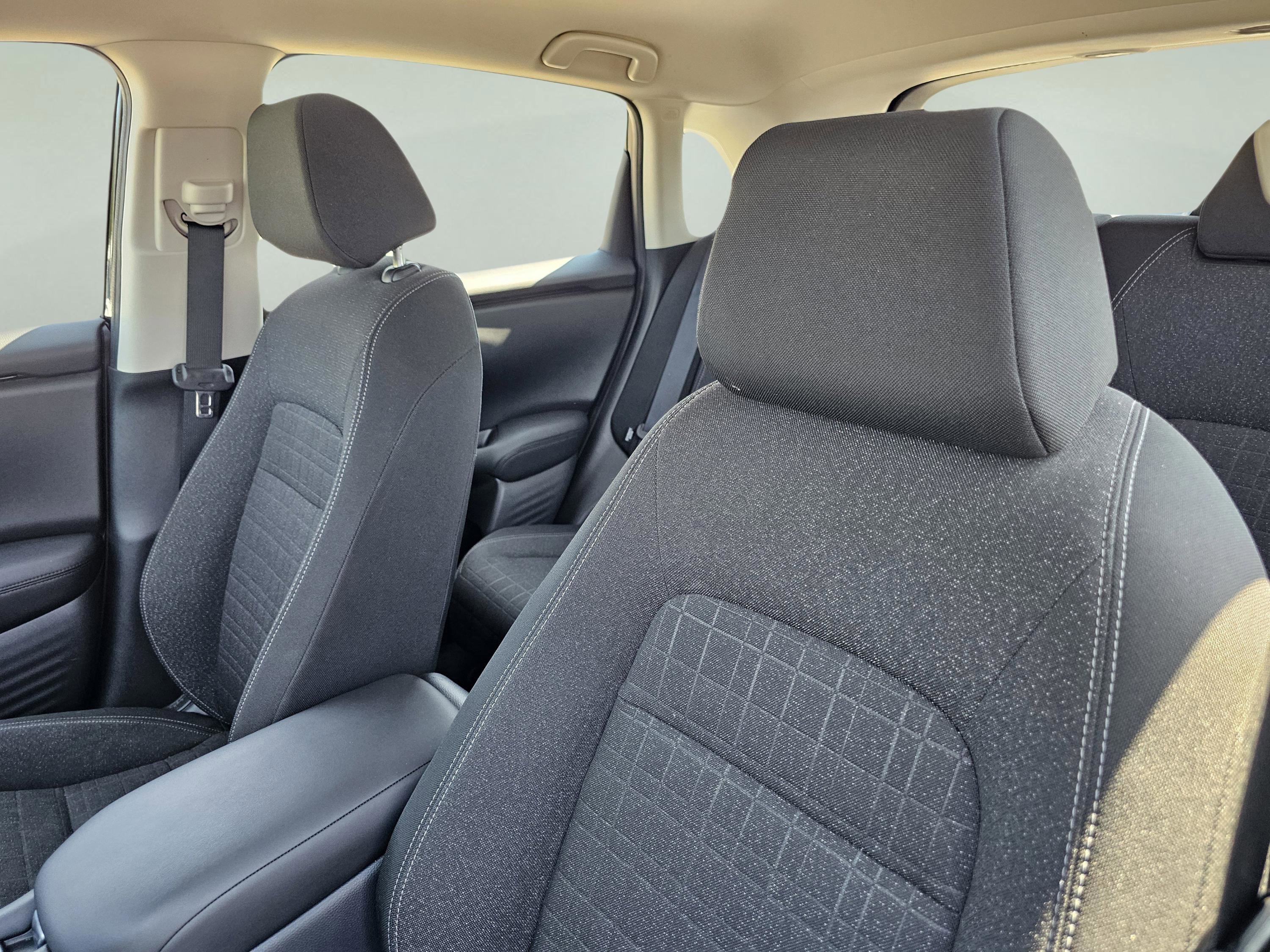 Used 2023 Honda HR-V LX image 12