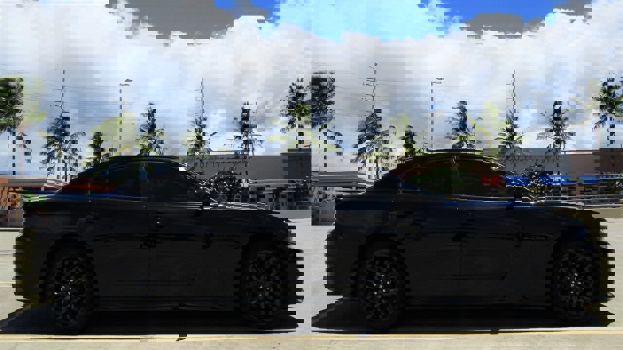 Used 2019 Dodge Charger R/T w/ Plus Group RWD image 11