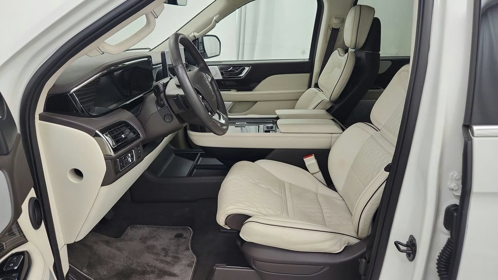Used 2024 Lincoln Navigator Black Label AWD/4WD image 28