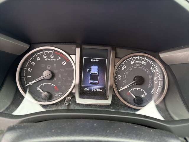 Used 2022 Toyota Tacoma SR5 w/ Technology Package image 14