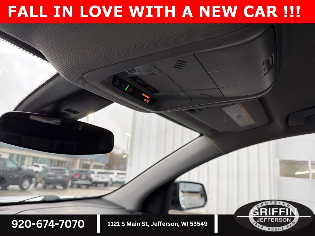 Used 2023 GMC Acadia SLE w/ Driver Convenience Package image 24